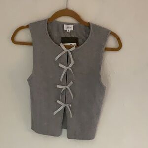Le Lis Sleeveless Knit Tank/Vest w/Front Bow Details, Size M, Gray, NWT